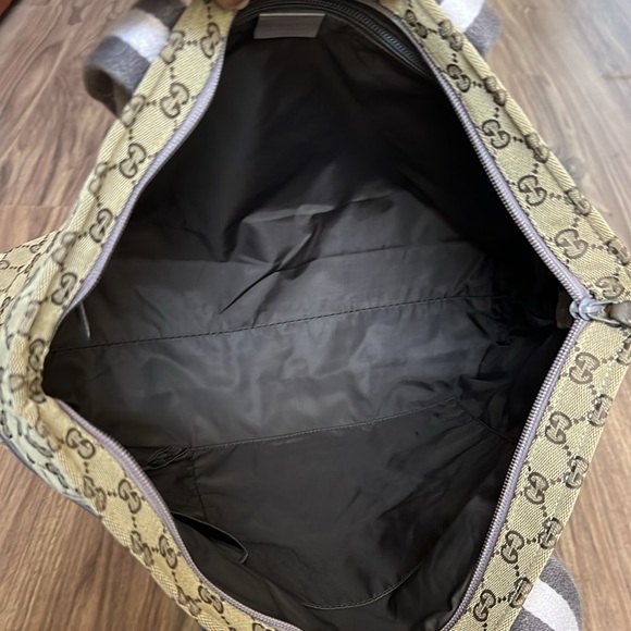 A160 - 💯 % authentic Gucci shoulder bag - Picture 14 of 16